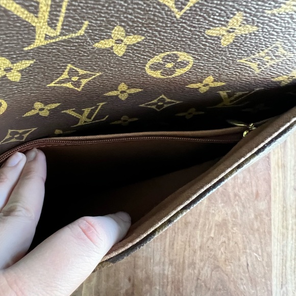 SOLD- Louis Vuitton Pegase 55 rolling luggage suitcase - Picture 7 of 16